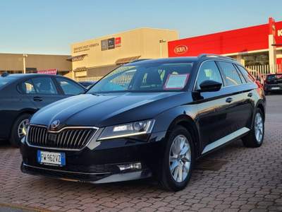 Skoda Superb 1.6 TDI DSG Wagon Executive (Iva esposta) Nero usata Magenta