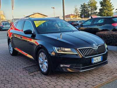 Skoda Superb 1.6 TDI DSG Wagon Executive (Iva esposta) Nero usata Magenta