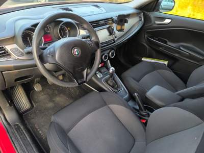 Alfa Romeo Giulietta 1.4 Turbo 105 CV NEOPATENTATO Rosso usata BRESCIA