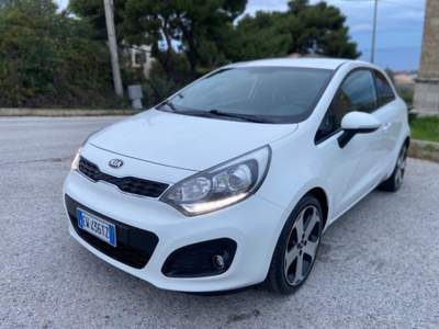 Kia Rio 1.4 CRDi 3p. Cool GUIDABILE DAI NEOPATENTATI Bianco usata Valderice