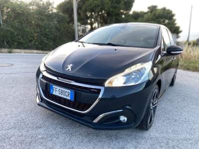 Peugeot 208 PureTech Turbo 110 S&S 5 porte GT Line Grigio usata Valderice