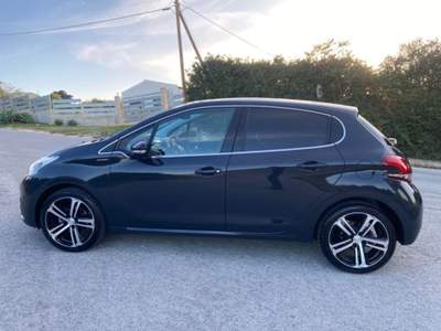Peugeot 208 PureTech Turbo 110 S&S 5 porte GT Line Grigio usata Valderice