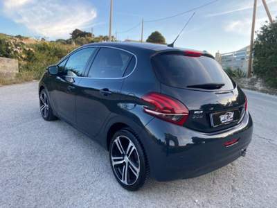 Peugeot 208 PureTech Turbo 110 S&S 5 porte GT Line Grigio usata Valderice