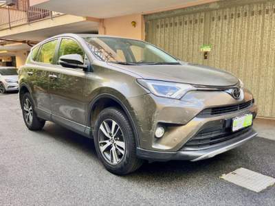 Toyota RAV4 RAV4 2.0 D-4D 2WD Business Bronzo usata Roma