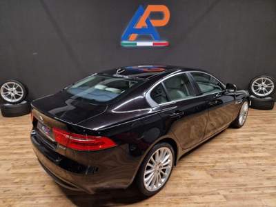 Jaguar XE 2.0 D Turbo 180CV aut. Portfolio Nero usata Parma