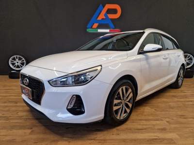 Hyundai i30 Wagon 1.6 CRDi 110CV DCT Style Bianco usata Parma