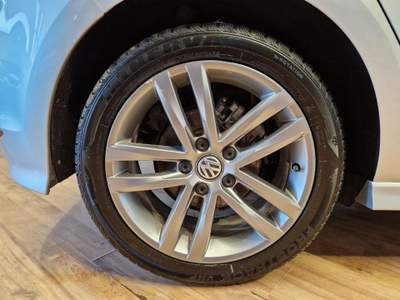 Volkswagen Golf 1.6 TDI 110 CV DSG 5p. R-LINE BlueMotion Argento usata Parma