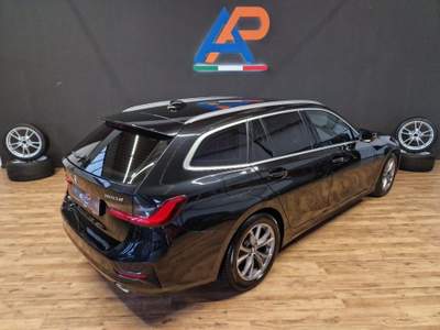 BMW Serie 3 320d d 48V xDrive Touring Msport Nero usata Parma