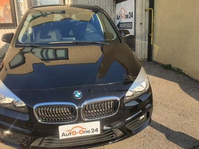 BMW Serie 2 Active Tourer 214d d Active Tourer Luxury NEOPATENTATI Nero usata Bareggio