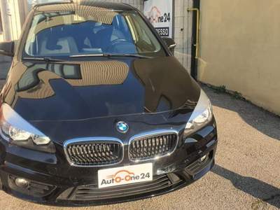 BMW Serie 2 Active Tourer 214d d Active Tourer Luxury NEOPATENTATI Nero usata Bareggio