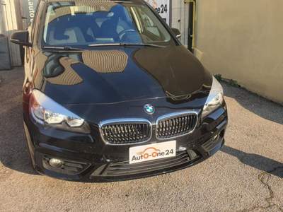 BMW Serie 2 Active Tourer 214d d Active Tourer Luxury NEOPATENTATI Nero usata Bareggio