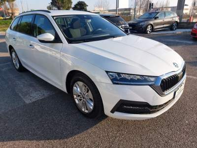 Skoda Octavia 2.0 TDI EVO SCR 150 CV DSG Wagon Executive Bianco usata Rosolina