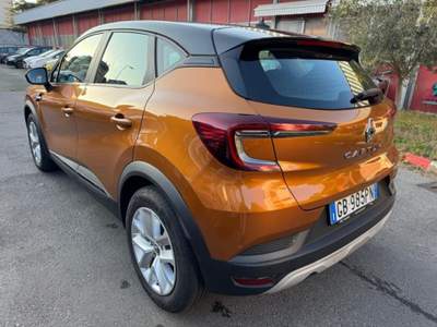 Renault Captur TCe 100 CV GPL Zen Arancione usata Milano