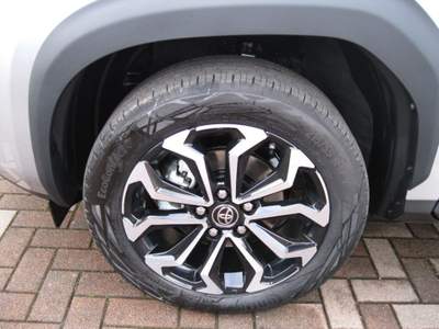 Toyota Yaris Cross 1.5 Hybrid 130 CV 5p.E-CVT Trend Grigio usata Lentate sul Seveso