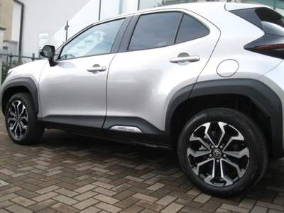 Toyota Yaris Cross 1.5 Hybrid 130 CV 5p.E-CVT Trend Grigio usata Lentate sul Seveso