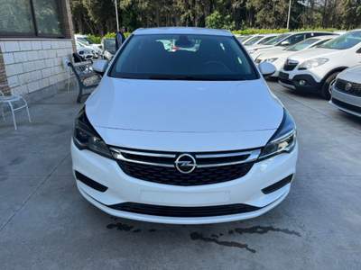 Opel Astra 1.6 CDTi 110CV S&S Dynamic Bianco usata Caltagirone