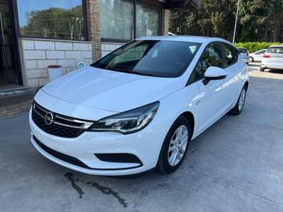 Opel Astra 1.6 CDTi 110CV S&S Dynamic Bianco usata Caltagirone