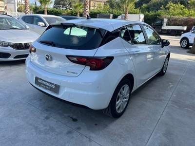 Opel Astra 1.6 CDTi 110CV S&S Dynamic Bianco usata Caltagirone