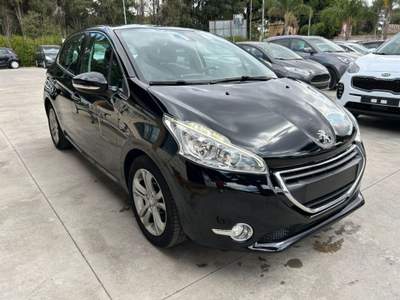 Peugeot 208 1.6 e-HDi 92 CV S&S Nero usata Caltagirone