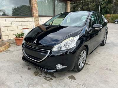 Peugeot 208 1.6 e-HDi 92 CV S&S Nero usata Caltagirone