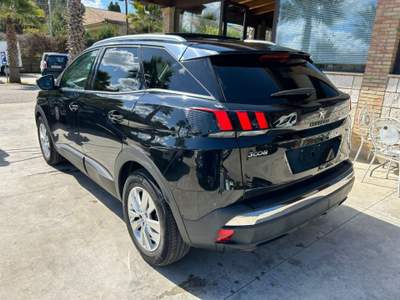 Peugeot 3008 BlueHDi 130 S&S Business TETTO Nero usata Caltagirone