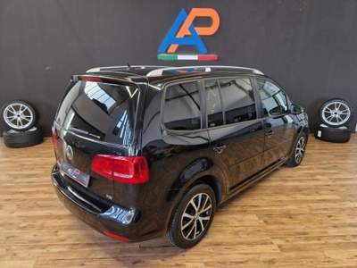 Volkswagen Touran 1.6 TDI DSG Comfortline "7 POSTI" Nero usata Parma
