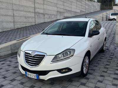Lancia Delta 1.6 MJT DPF 105 CV Gold Bianco usata Santa Maria di Licodia