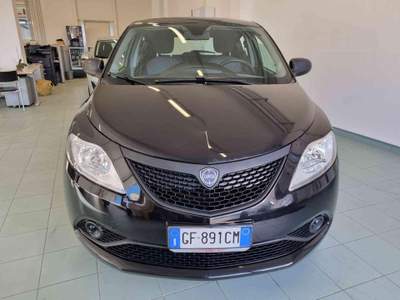 Lancia Ypsilon 1.0 FireFly 5 porte S&S Hybrid Ecochic Silver Nero usata Vasto