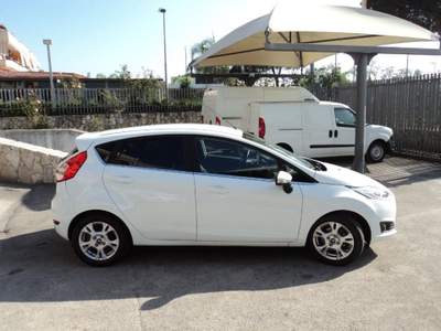 Ford Fiesta 1.5 TDCi 75CV 5 porte Titanium Bianco usata Giugliano in Campania