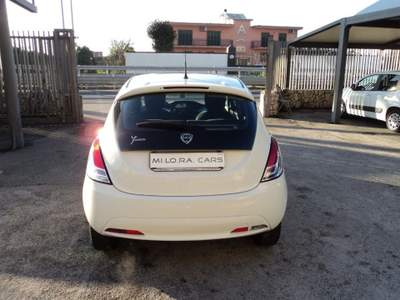 Lancia Ypsilon 1.2 69 CV 5 porte Gold Bianco usata Giugliano in Campania