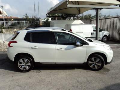 Peugeot 2008 PureTech Turbo 110 S&S Black Matt Bianco usata Giugliano in Campania
