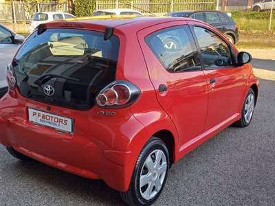 Toyota Aygo 1.0 12V VVT-i 5 porte Now Rosso usata San Nicola Manfredi