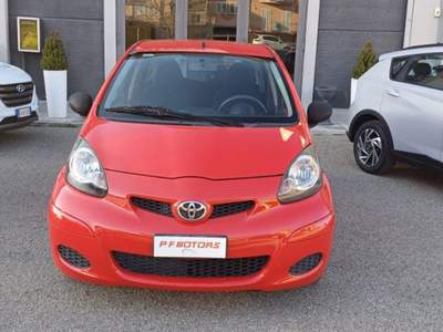 Toyota Aygo 1.0 12V VVT-i 5 porte Now Rosso usata San Nicola Manfredi