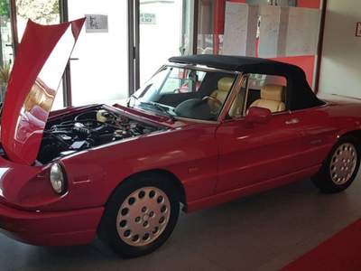 Alfa Romeo Spider 2.0i Rosso usata Poirino