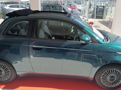 Fiat 500 Icon CABRIO 42 kWh FULL ELECTRIC Blu/Azzurro usata Poirino