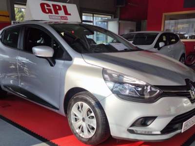 Renault Clio TCe 12V 75 CV 5 porte Business Argento usata Poirino
