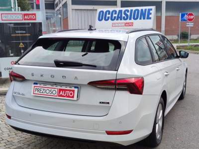 Skoda Octavia 1.0 e-TEC DSG Wagon Executive Bianco usata Poirino