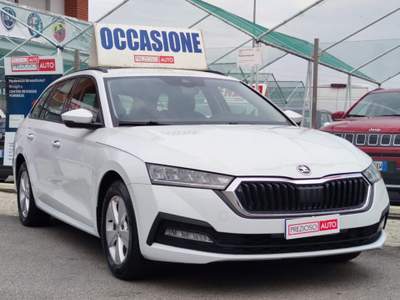 Skoda Octavia 1.0 e-TEC DSG Wagon Executive Bianco usata Poirino