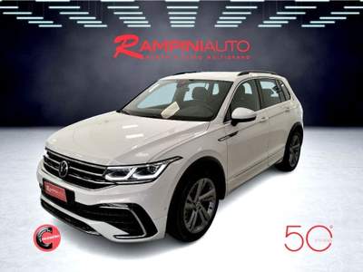 Volkswagen Tiguan 2.0 TDI 150 CV DSG R-Line km 38.000 Pronta Consegn Bianco usata Gubbio