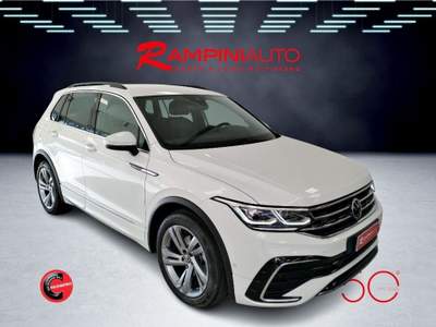 Volkswagen Tiguan 2.0 TDI 150 CV DSG R-Line km 38.000 Pronta Consegn Bianco usata Gubbio