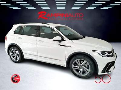 Volkswagen Tiguan 2.0 TDI 150 CV DSG R-Line km 38.000 Pronta Consegn Bianco usata Gubbio