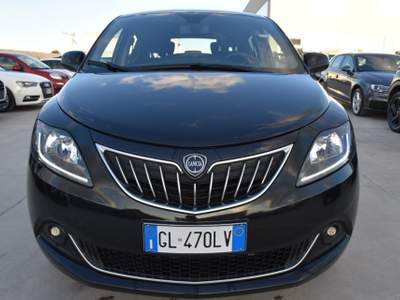 Lancia Ypsilon 1.0 FireFly 5 porte S&S Hybrid Gold Nero usata San Vito dei Normanni