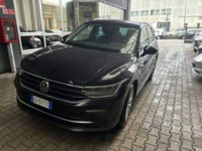 Volkswagen Tiguan 2.0 TDI 150 CV SCR DSG Life Nero usata San Vito dei Normanni Volkswagen Tiguan 2.0 TDI 150 CV SCR DSG Life Nero usata San Vito dei Normanni