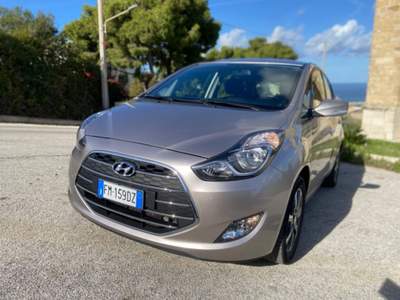 Hyundai ix20 1.4 CRDI 90 CV XPossible GUIDABILE NEOPATENTATI Argento usata Valderice