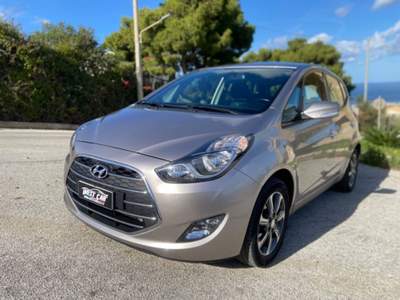 Hyundai ix20 1.4 CRDI 90 CV XPossible GUIDABILE NEOPATENTATI Argento usata Valderice