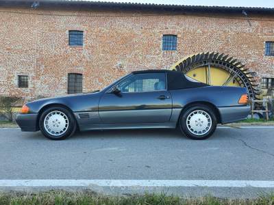 Mercedes-Benz SL Rara versione cambio manuale Nero usata CASALPUSTERLENGO