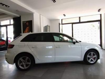 Audi A3 SPB 1.6 TDI 116 CV NEOPATENTATI Bianco usata Amantea CS