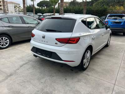 Seat Leon 2.0 TDI 150 CV 5p. FR Bianco usata Caltagirone