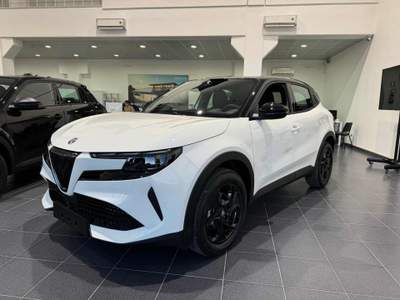 Alfa Romeo Junior 1.2 136 CV Hybrid eDCT6 Bianco usata Melpignano