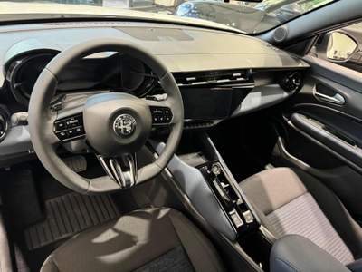 Alfa Romeo Junior 1.2 136 CV Hybrid eDCT6 Bianco usata Melpignano